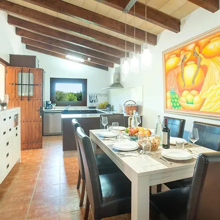Sleeps 6 Pool Air Con Wifi