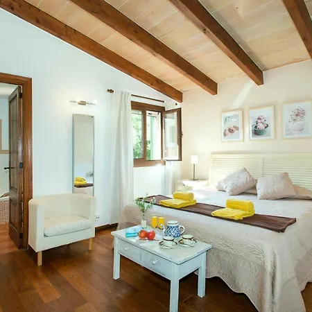 Sleeps 6 Pool Air Con Wifi