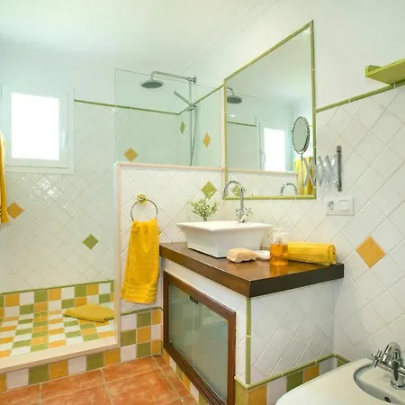 Sleeps 6 Pool Air Con Wifi *